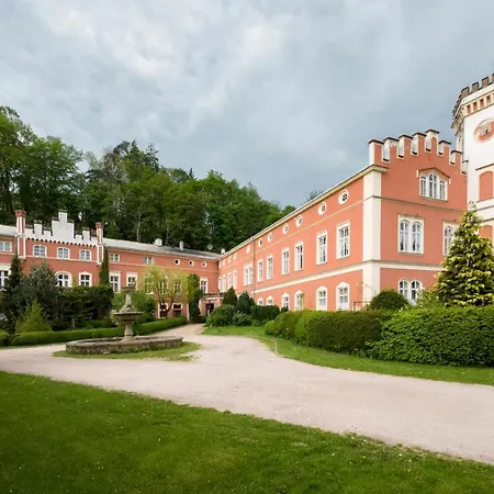 Zamek Guest house *
