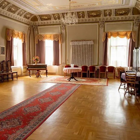 Zamek Guest house *